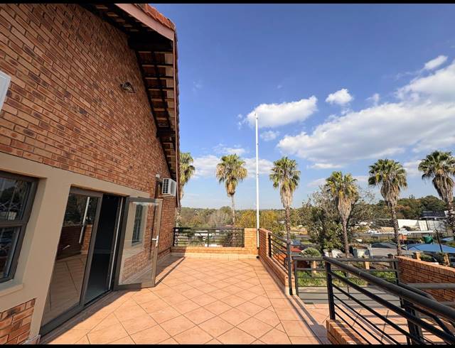 110M² OFFICE TO LET IN FOURWAYS